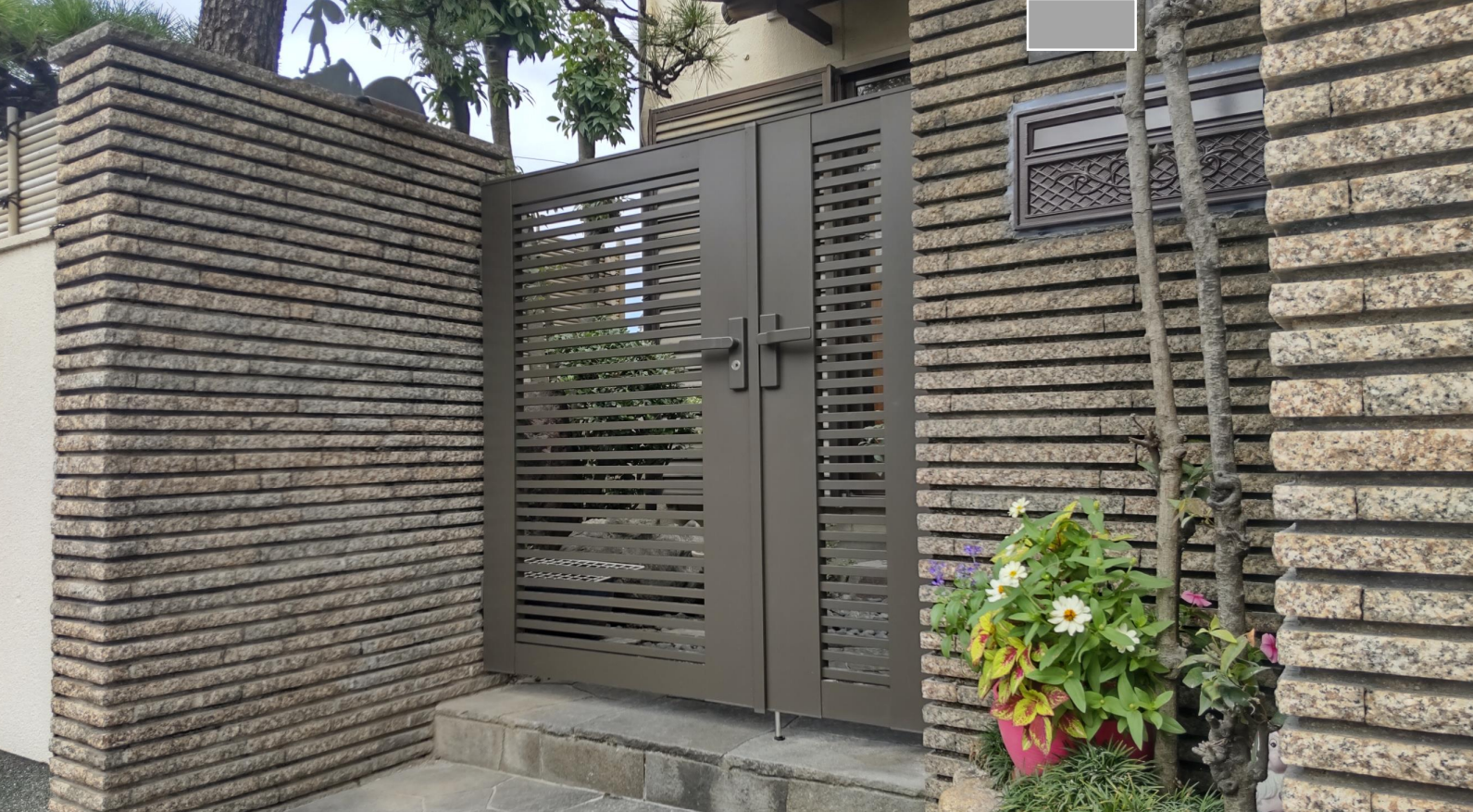 親子開き門扉の取替え 名古屋市東区 | 門扉の取替えならエクステリアの窓口名古屋市東区